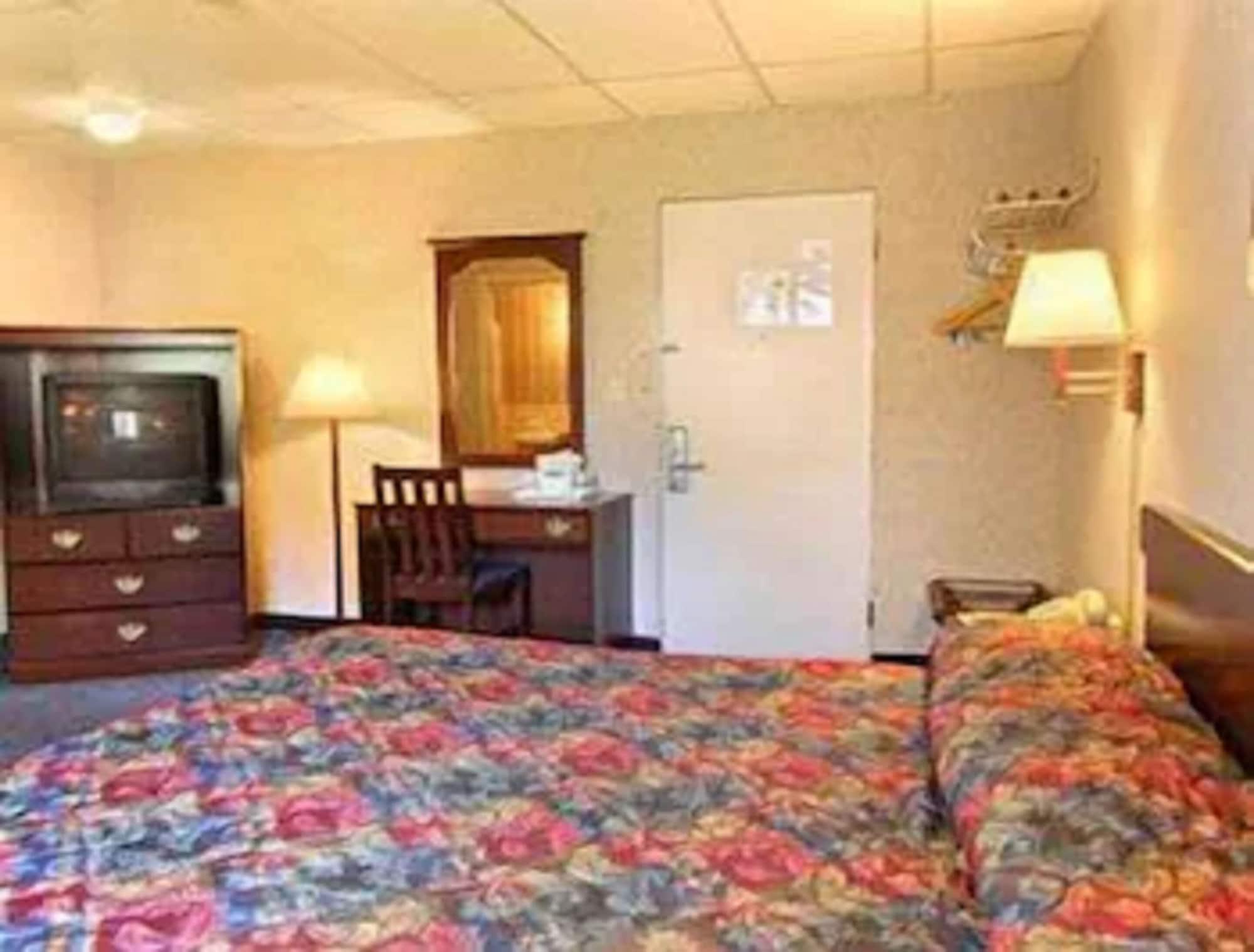 Travelodge By Wyndham Cleveland Lakewood Cameră foto